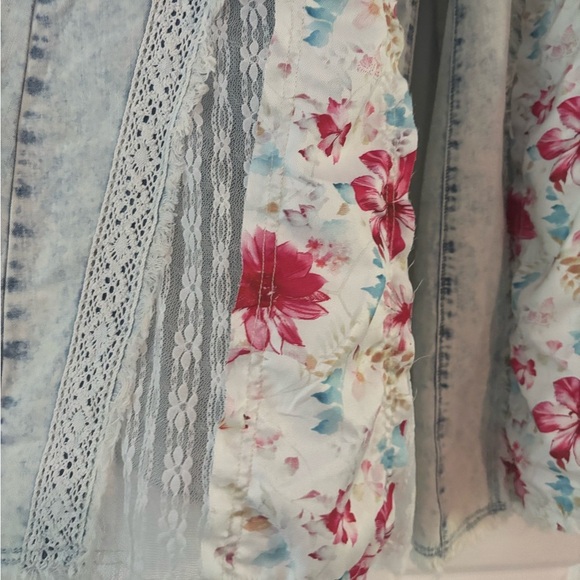 POL Chambray Floral and Lace Patchwork Pants NWT - Picture 5 of 8